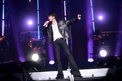 강승윤, 4년 만의 부산 콘서트 성료… 170분 꽉 채운 ‘종합 선물 세트’